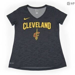 Nike Cleveland Cavaliers Dri-Fit V-Neck Tee Women's Small NBA Athletic